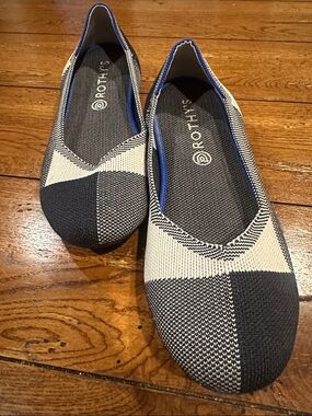 Rothy’s The Flat Round Cap Toe Black and Cream Plaid Retired Pattern Size 6M